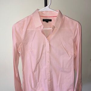 Banana Republic Light Pink Women's Button Down Shirt
